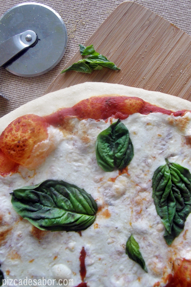 Pizza Margherita (rajče, mozzarella a bazalka) - špetka chuti