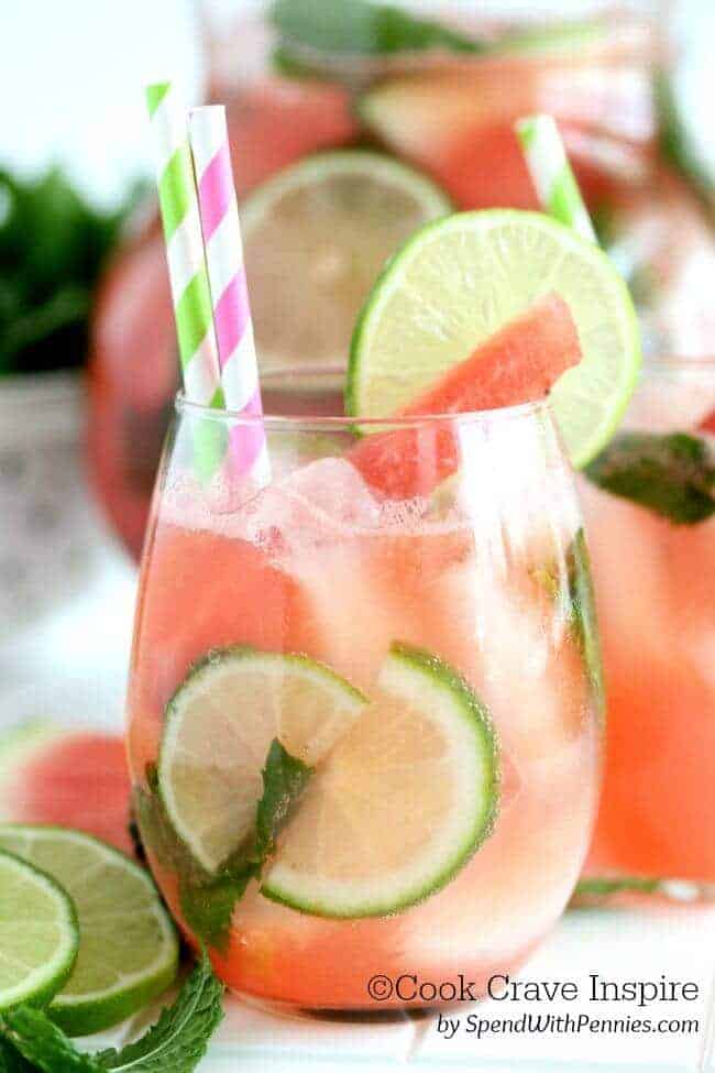 Broskvový ledový šampaňský koktejl 10 Čerstvé melounové Mojito s limetkou a mátou