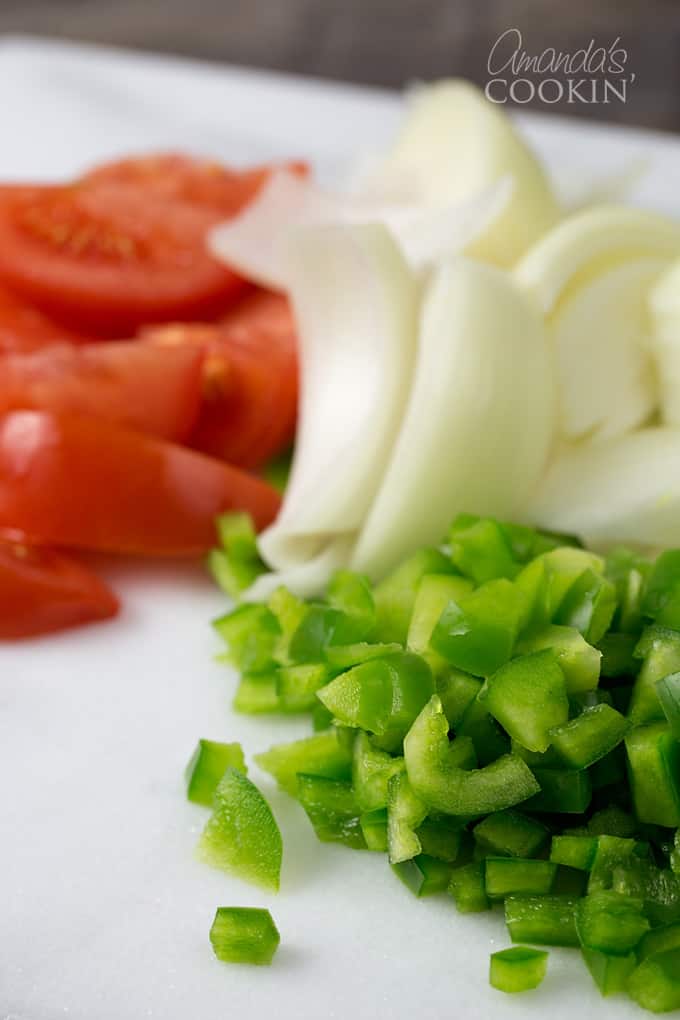 Čínský pepřový steak 12 Zkombinujte ústřicovou omáčku, sójovou omáčku, cukr a kukuřičný škrob a odložte stranou.