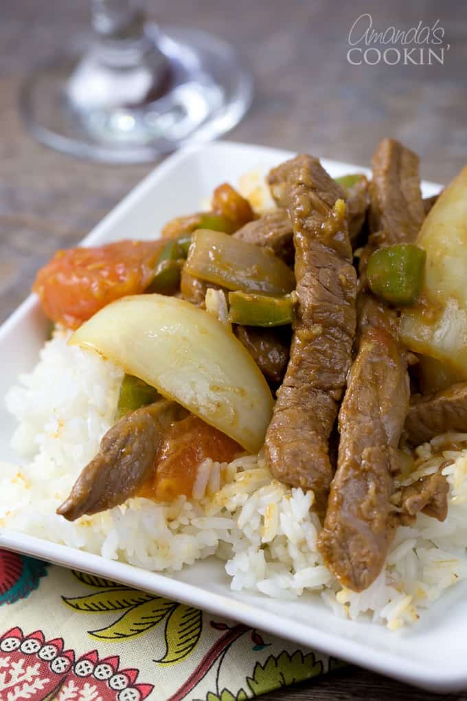Čínský pepřový steak 9 Tato verze čínského pepřového steaku byla inspirována restaurací s sebou, kterou jsem navštěvoval na střední škole. Pokud rádi připravujete hranolky, musíte vyzkoušet tento recept