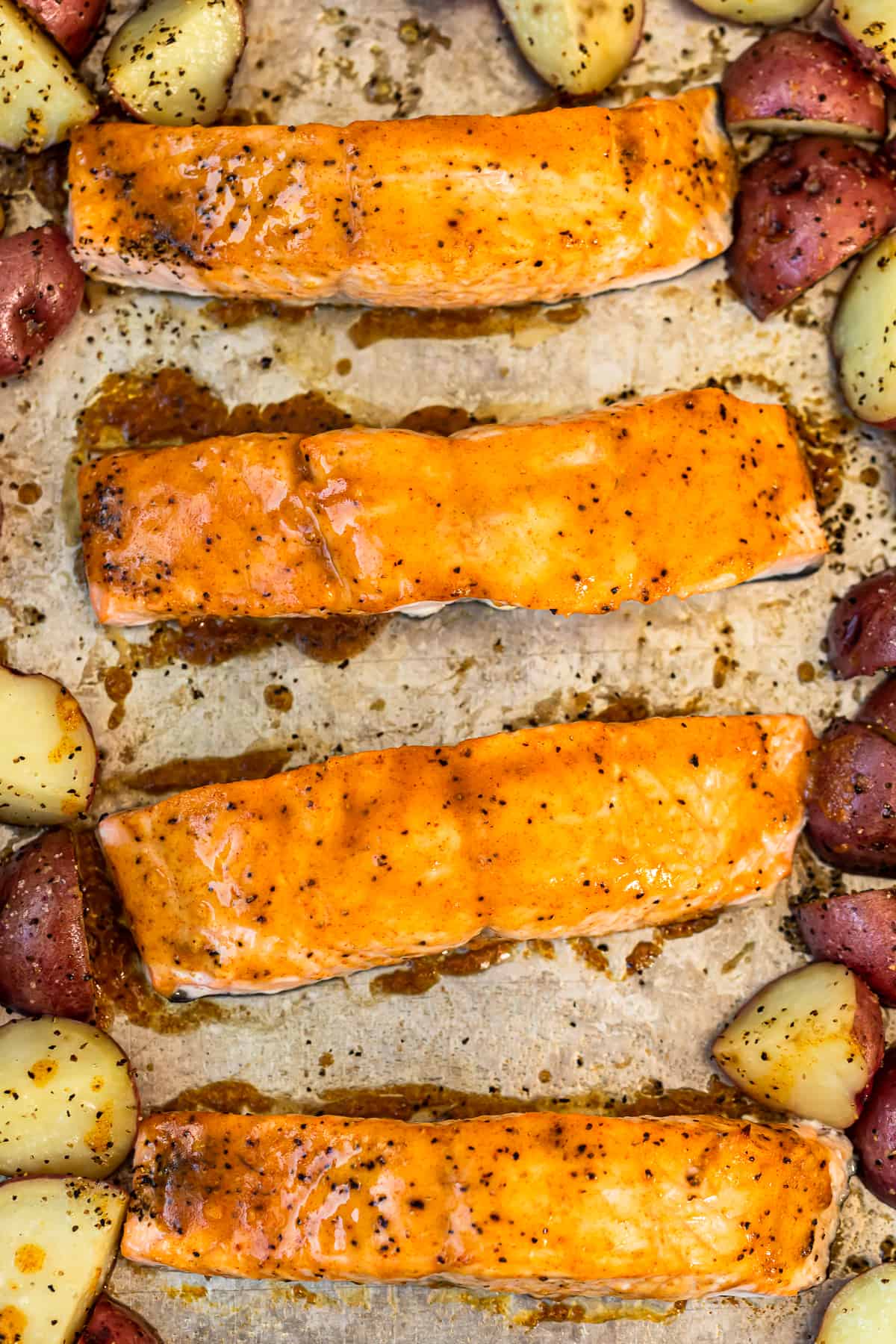 Javorový glazovaný losos a brambory