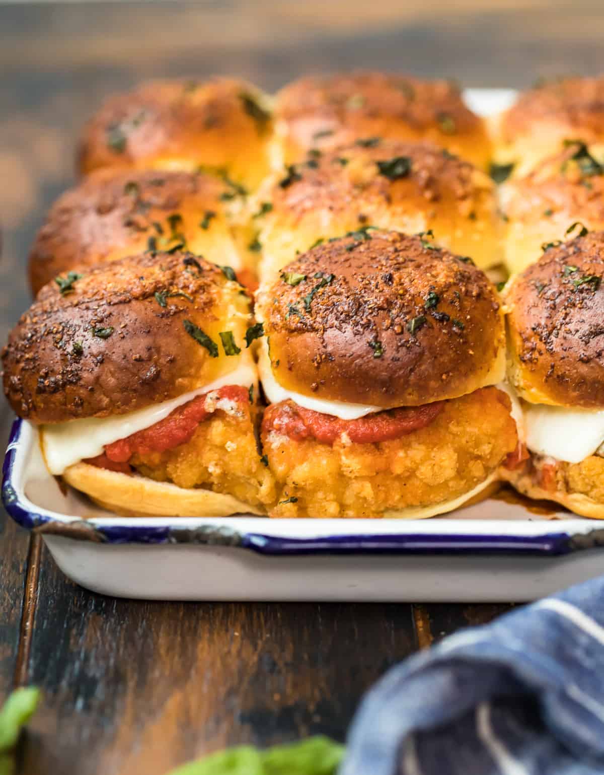 Parmezán pečené kuřecí posuvníky 16 Parmezán pečené kuřecí posuvníky