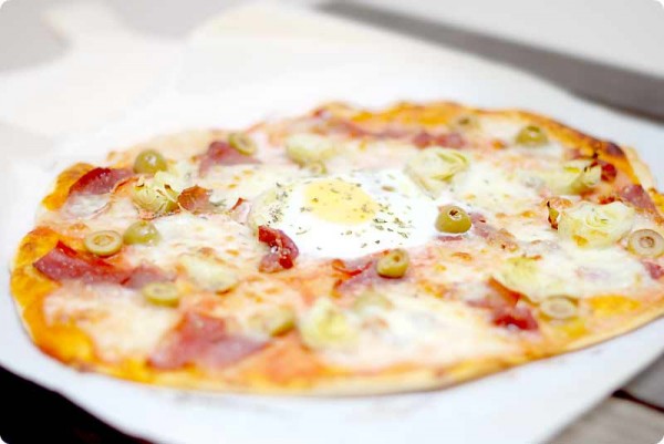 Pizza s vejcem, šunkou, olivami, artyčoky ... 2 Jakou pizzu budete jíst