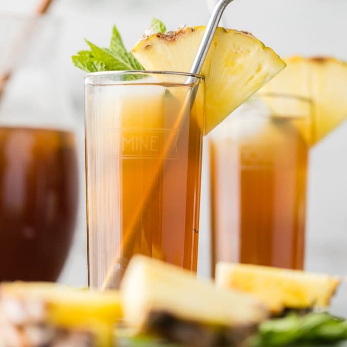 Skinny Pineapple Tea (recept na sladký ledový čaj)