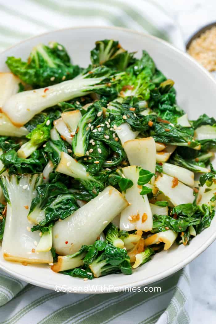 Zázvor a sezam bok choy 25 Bok Choy cocido en un bol